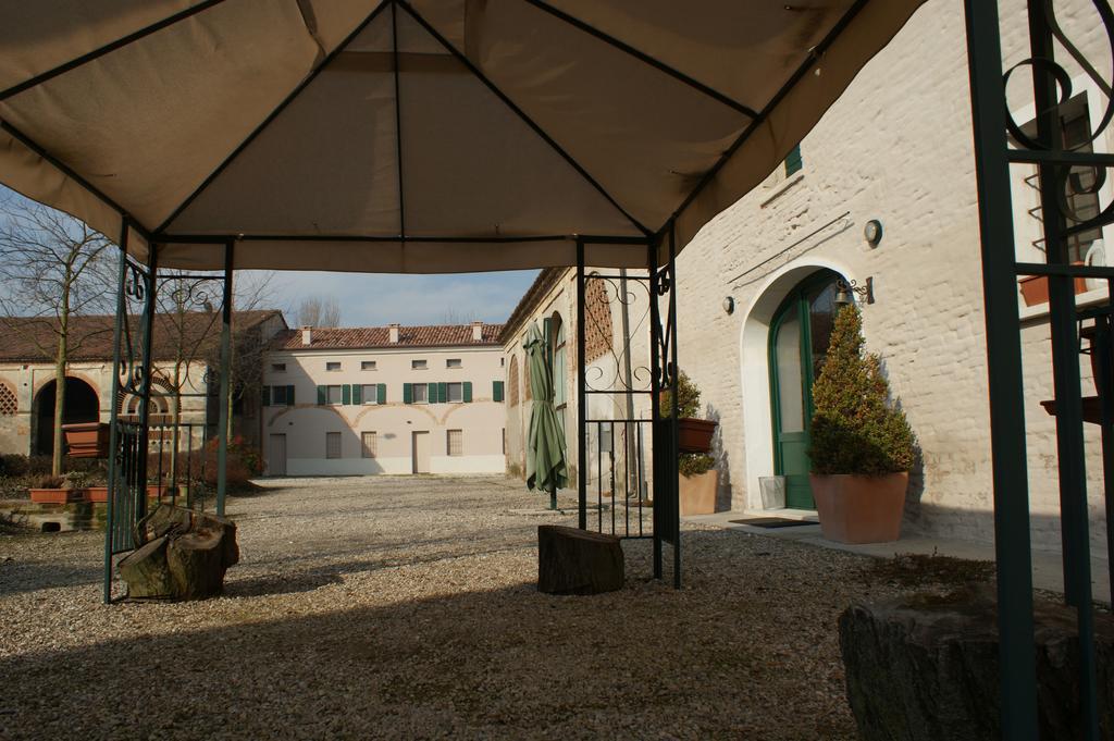 Villa Agriturismo Albero Del Latte Bagnolo San Vito Exterior foto